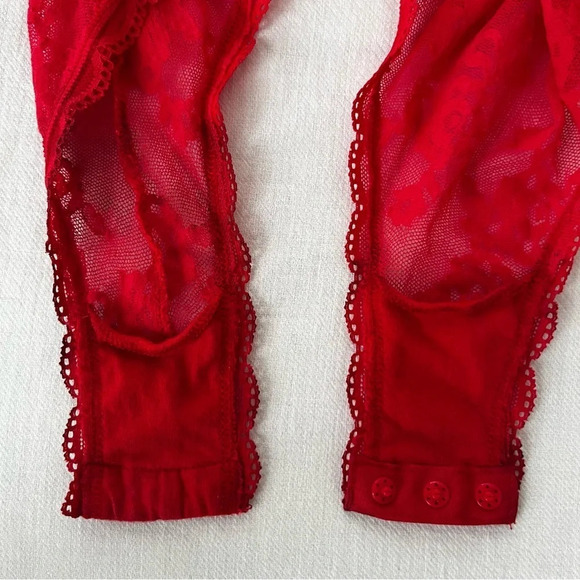 ☀️VTG VICTORIA’S SECRET Lace Bow Detail Halter Sexy Thong Bodysuit - Picture 8 of 8